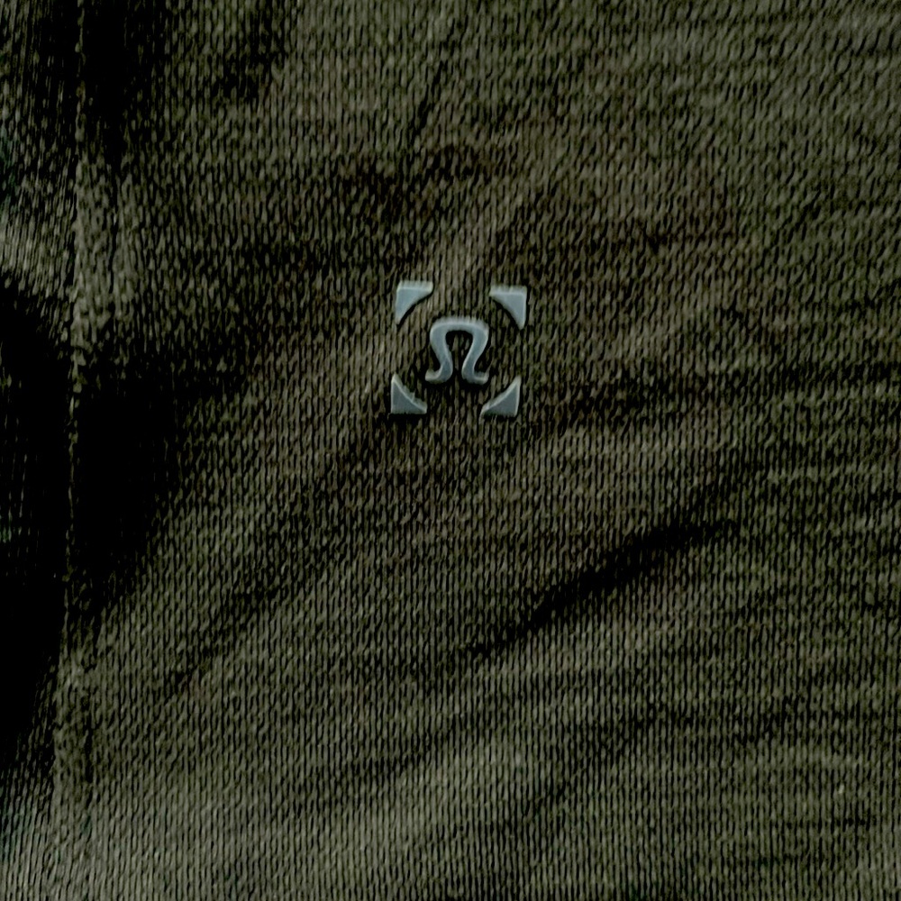 Lululemon dark shirt active wear